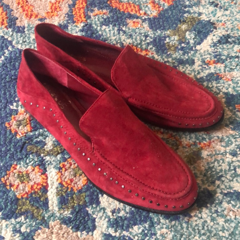 3 for $45! Vince Camuto Flat